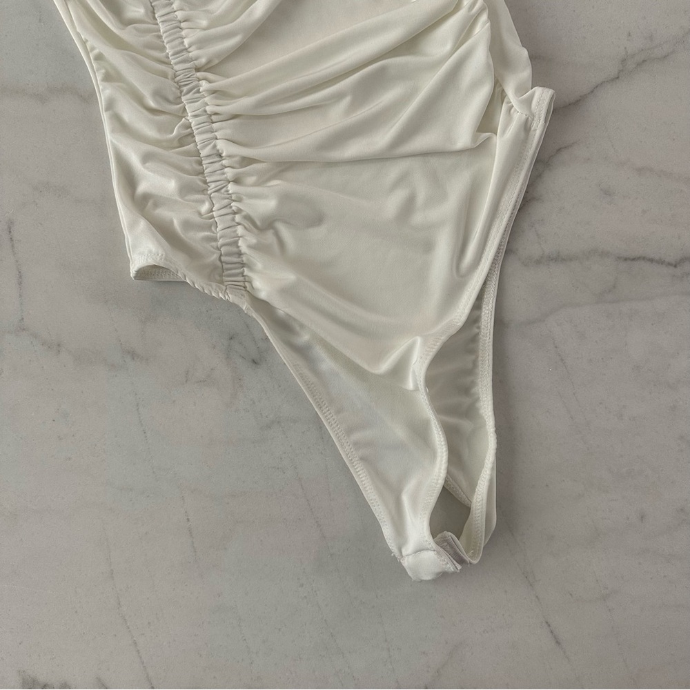F21 BODYSUIT ✨ Bundle 2 bodysuit white tan ruching thin strap sexy nwt tank s - Picture 4 of 6